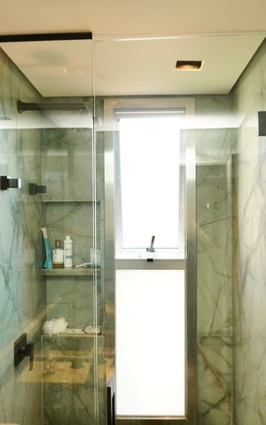 Apartamento para alugar com 82m², 3 quartos e 2 vagasSuíte - Banheiro 