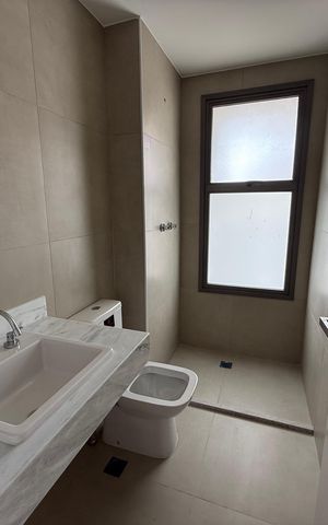 Apartamento à venda com 147m², 3 quartos e 2 vagas Apartamento à venda com 147m², 3 quartos e 2 vagasBanheiro da suíte 1
