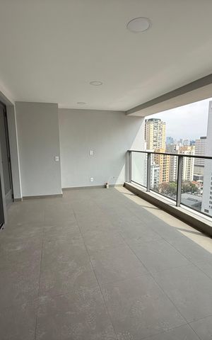 Apartamento à venda com 147m², 3 quartos e 2 vagas Apartamento à venda com 147m², 3 quartos e 2 vagasVaranda da sala