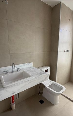Apartamento à venda com 147m², 3 quartos e 2 vagas Apartamento à venda com 147m², 3 quartos e 2 vagasBanheiro da suíte 3