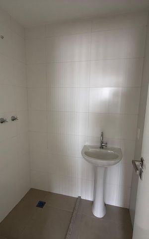 Apartamento à venda com 147m², 3 quartos e 2 vagas Apartamento à venda com 147m², 3 quartos e 2 vagasBanheiro da suíte 2