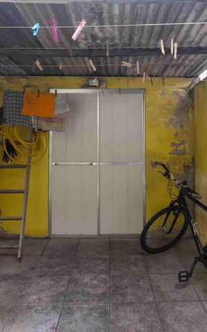 Casa à venda com 77m², 2 quartos e 2 vagas Casa à venda com 77m², 2 quartos e 2 vagasGaragem