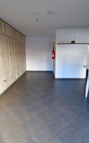 Apartamento para alugar com 77m², 2 quartos e 1 vagaÁrea comum - Salão de festas