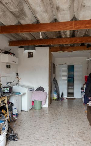 Casa à venda com 91m², 3 quartos e 2 vagas Casa à venda com 91m², 3 quartos e 2 vagasVaranda da Suíte