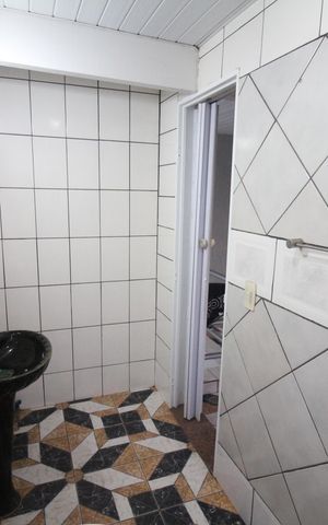 Casa para alugar com 360m², 4 quartos e 4 vagasBanheiro 2