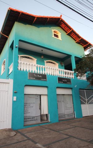 Casa para alugar com 360m², 4 quartos e 4 vagasFachada