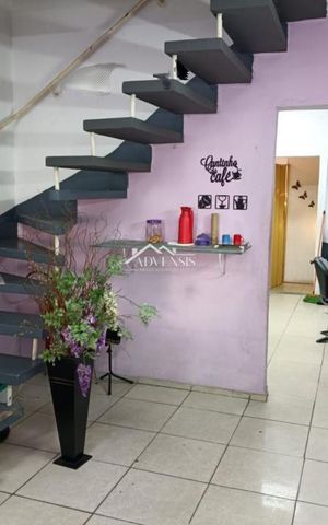 Casa à venda com 101m², 3 quartos e sem vaga