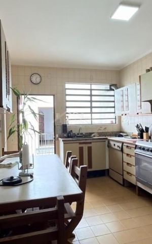 Casa à venda com 368m², 6 quartos e 10 vagas