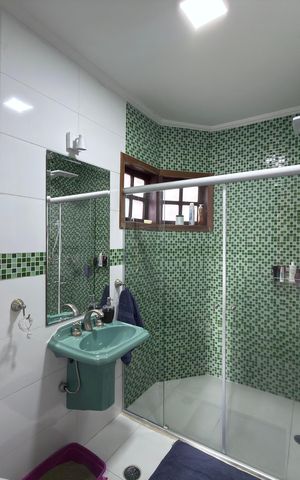 Casa à venda com 143m², 3 quartos e 4 vagas Casa à venda com 143m², 3 quartos e 4 vagasBanheiro Social