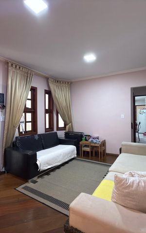 Casa à venda com 143m², 3 quartos e 4 vagas Casa à venda com 143m², 3 quartos e 4 vagasSala