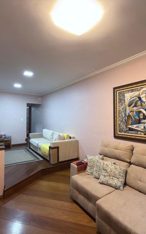 Casa à venda com 143m², 3 quartos e 4 vagas Casa à venda com 143m², 3 quartos e 4 vagasSala