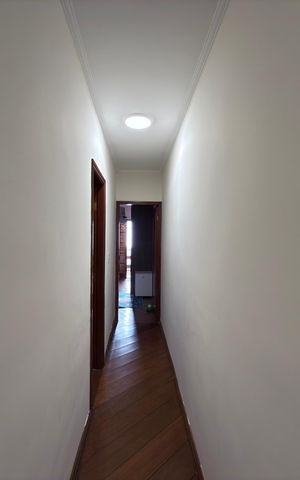 Casa à venda com 143m², 3 quartos e 4 vagas Casa à venda com 143m², 3 quartos e 4 vagasCorredor