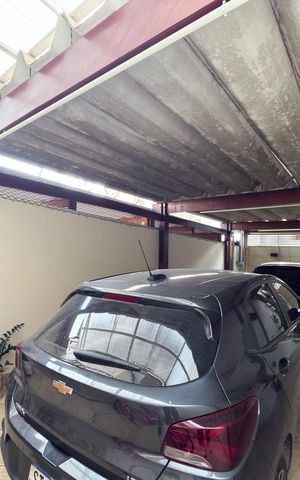 Casa à venda com 143m², 3 quartos e 4 vagas Casa à venda com 143m², 3 quartos e 4 vagasGaragem