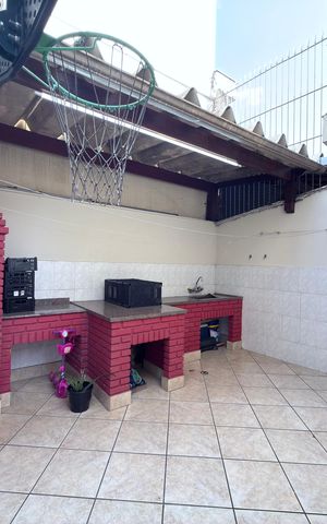 Casa à venda com 143m², 3 quartos e 4 vagas Casa à venda com 143m², 3 quartos e 4 vagasChurrasqueira
