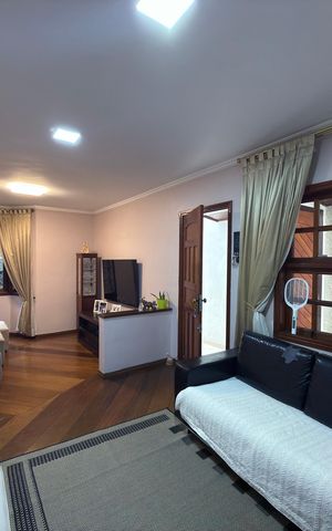 Casa à venda com 143m², 3 quartos e 4 vagas Casa à venda com 143m², 3 quartos e 4 vagasSala
