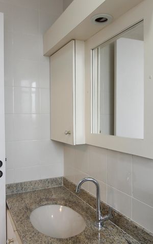 Apartamento para alugar com 150m², 4 quartos e 2 vagasBanheiro da Suíte 1
