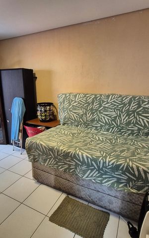 Casa à venda com 180m², 4 quartos e 4 vagas Casa à venda com 180m², 4 quartos e 4 vagasQuarto