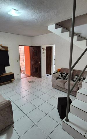 Casa à venda com 180m², 4 quartos e 4 vagas Casa à venda com 180m², 4 quartos e 4 vagasSala