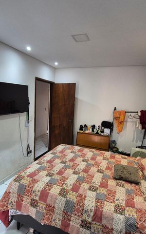 Casa à venda com 180m², 4 quartos e 4 vagas Casa à venda com 180m², 4 quartos e 4 vagasQuarto