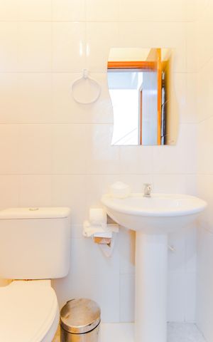 Casa à venda com 114m², 2 quartos e 2 vagasBanheiro de Serviço