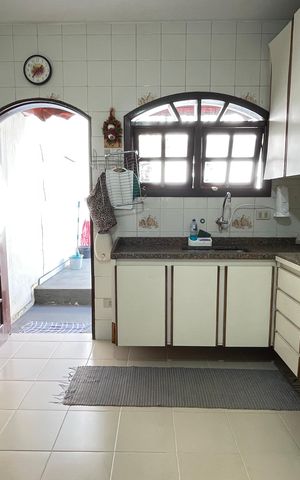 Casa para alugar com 115m², 6 quartos e 2 vagas Casa para alugar com 115m², 6 quartos e 2 vagasCozinha
