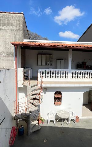 Casa para alugar com 115m², 6 quartos e 2 vagas Casa para alugar com 115m², 6 quartos e 2 vagasQuarto 1