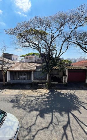 Casa para alugar com 115m², 6 quartos e 2 vagas Casa para alugar com 115m², 6 quartos e 2 vagasVista