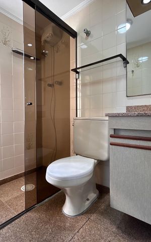 Apartamento para alugar com 150m², 2 quartos e 2 vagas Apartamento para alugar com 150m², 2 quartos e 2 vagasBanheiro da Suíte