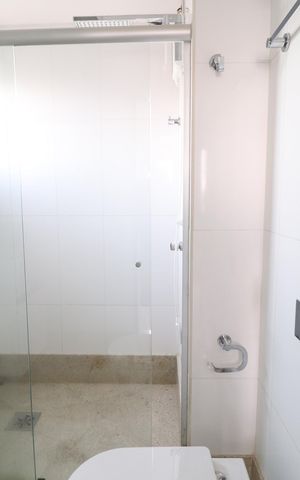 Apartamento para alugar com 274m², 3 quartos e 3 vagasBanheiro do Quarto 1
