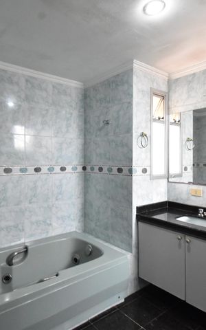 Apartamento à venda com 208m², 3 quartos e 2 vagasBanheiro da Suíte