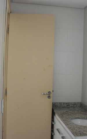 Apartamento à venda com 56m², 2 quartos e 2 vagasBanheiro da Suíte 