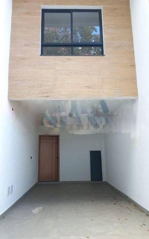 Casa à venda com 104m², 3 quartos e 2 vagas