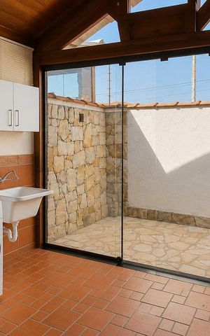 Casa de condomínio à venda com 70m², 2 quartos e 1 vagaÁrea de serviço
