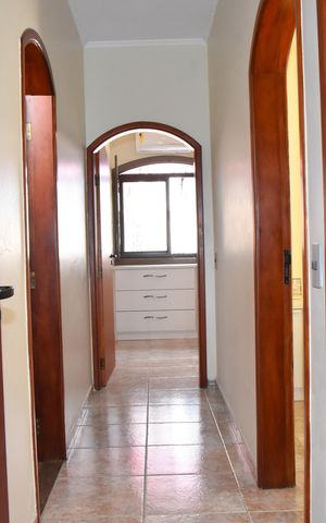 Casa à venda com 186m², 3 quartos e 2 vagas Casa à venda com 186m², 3 quartos e 2 vagascorredor dos quartos