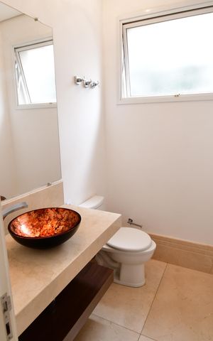 Casa de condomínio à venda com 900m², 5 quartos e 6 vagasLavabo