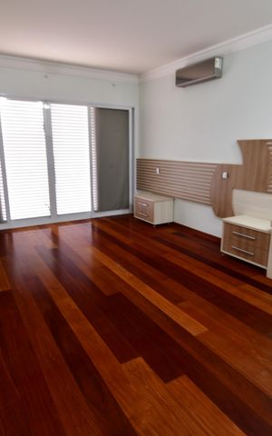 Casa de condomínio à venda com 900m², 5 quartos e 6 vagasSuíte 4