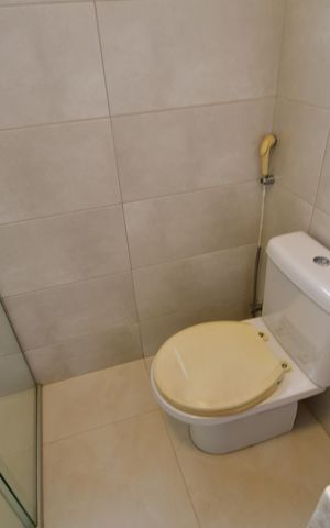 Casa de condomínio à venda com 900m², 5 quartos e 6 vagasBanheiro Suíte 2