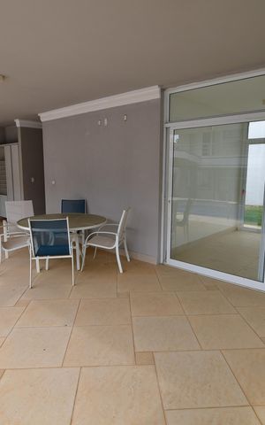 Casa de condomínio à venda com 900m², 5 quartos e 6 vagasVaranda gourmet