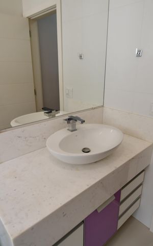 Casa de condomínio à venda com 900m², 5 quartos e 6 vagasBanheiro Suíte 5