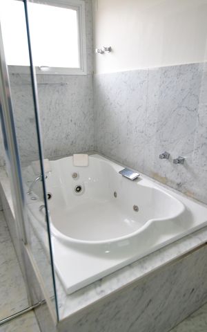 Casa de condomínio à venda com 900m², 5 quartos e 6 vagasBanheiro Suíte 3