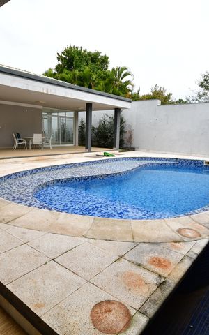 Casa de condomínio à venda com 900m², 5 quartos e 6 vagasPiscina