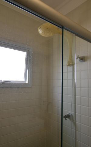 Casa de condomínio à venda com 900m², 5 quartos e 6 vagasBanheiro social