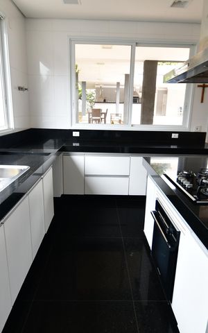 Casa de condomínio à venda com 900m², 5 quartos e 6 vagasCozinha