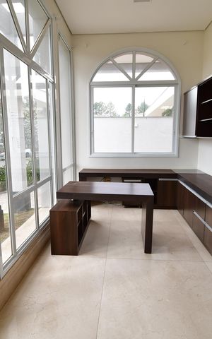 Casa de condomínio à venda com 900m², 5 quartos e 6 vagasEscritório