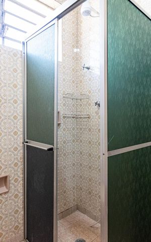 Casa para alugar com 80m², 2 quartos e 1 vaga Casa para alugar com 80m², 2 quartos e 1 vagaBanheiro