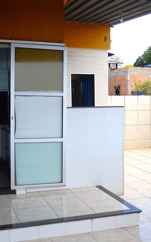 Casa para alugar com 82m², 2 quartos e 2 vagasVaranda
