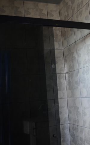Casa para alugar com 82m², 2 quartos e 2 vagasBanheiro de serviço