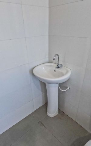 Casa para alugar com 42m², 1 quarto e sem vaga