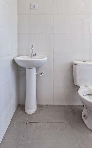 Casa para alugar com 42m², 1 quarto e sem vaga