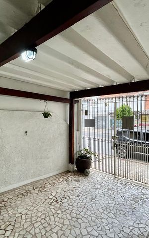 Casa à venda com 160m², 3 quartos e 1 vaga Casa à venda com 160m², 3 quartos e 1 vagaGaragem